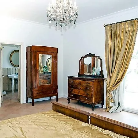 Strampelli Bed & Breakfast 4*