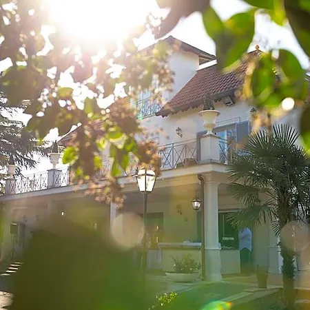 Bed & Breakfast Strampelli 4*