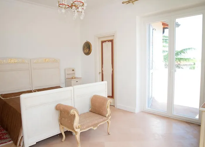 Strampelli Panzió Pomezia